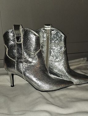 Guess Silver Metallic Pointed-Toe Ankle Boots